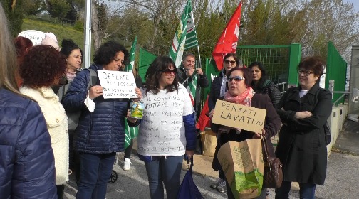 Residenza Dorica, dipendenti in sciopero: “Turni massacranti”
