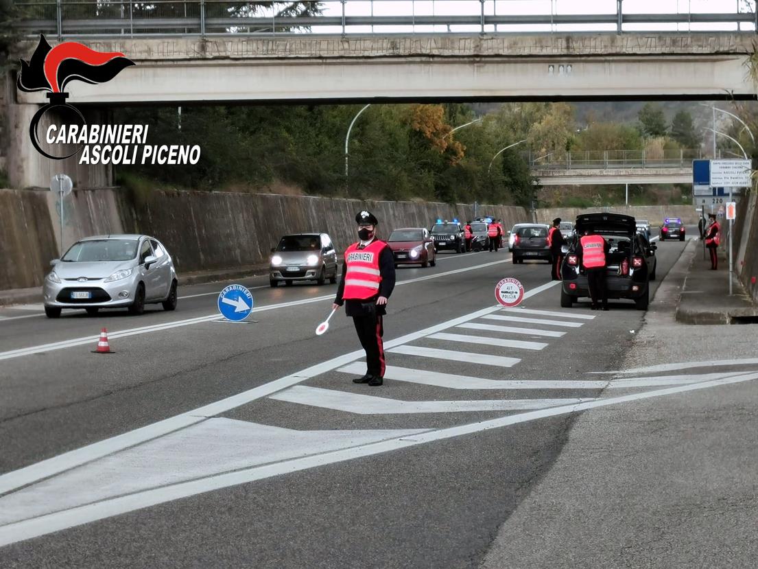 Ascoli – Controlli dei carabinieri: ritirate cinque patenti di guida