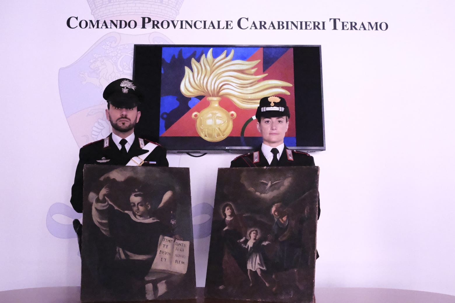 Teramo-I dipinti ritrovati a Cortino, rubati nel 1997 a Senigallia