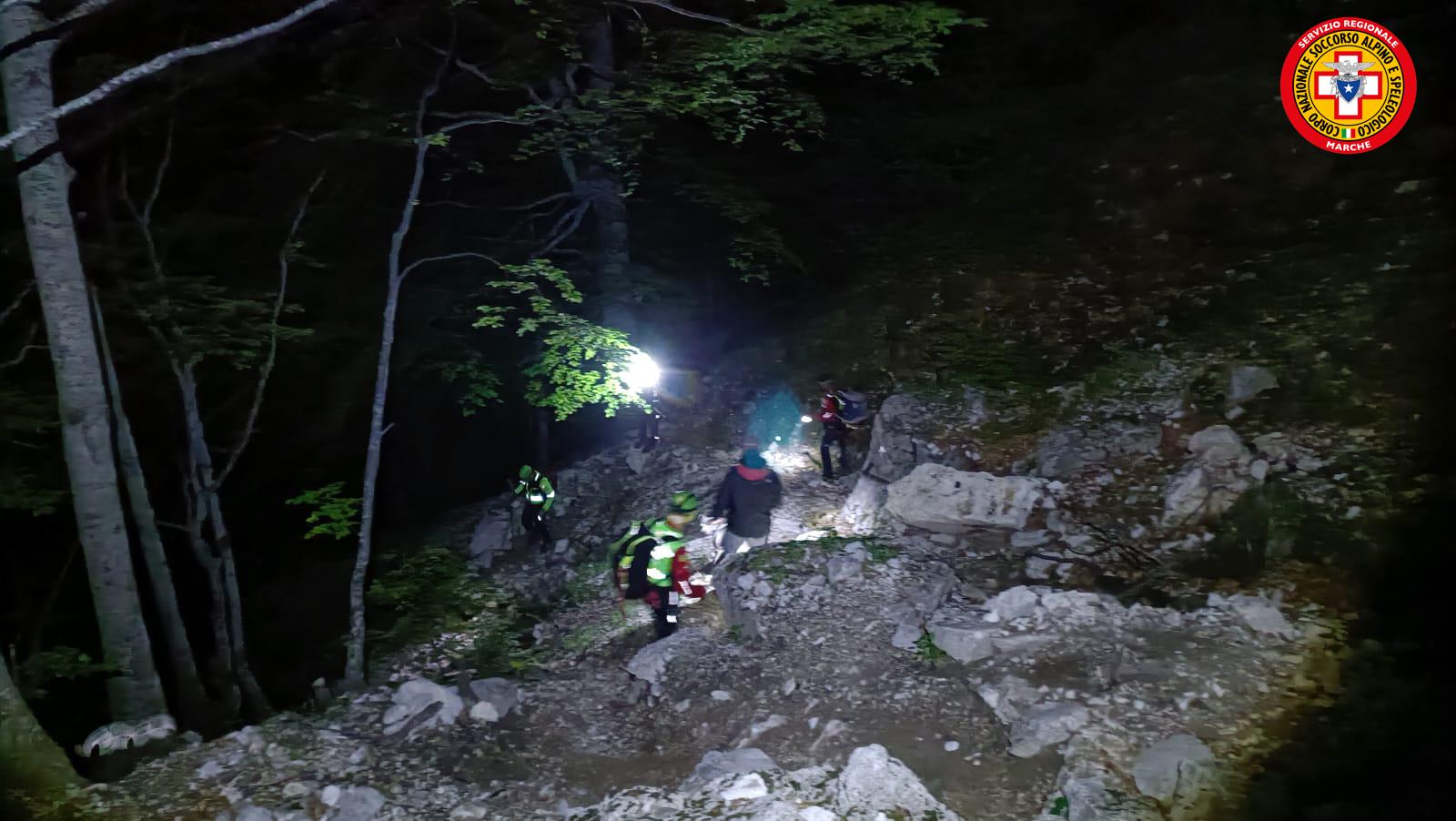 Soccorso Alpino recupera due escursionisti al Lago di Pilato