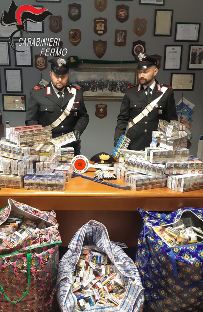 Fermo – Carabinieri arrestano in flagranza ladro di sigarette: refurtiva recuperata