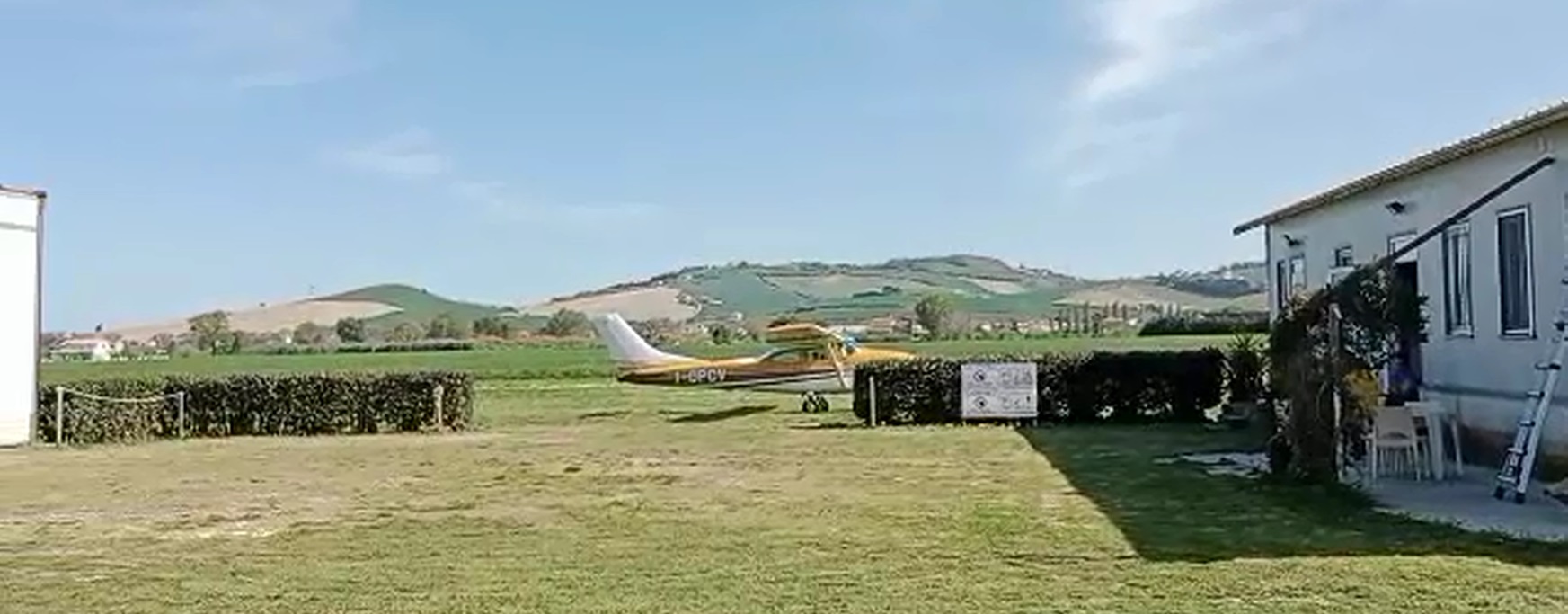 Precipita durante un lancio a San Marco Paludi di Fermo, paracadutista elitrasportato a Torrette