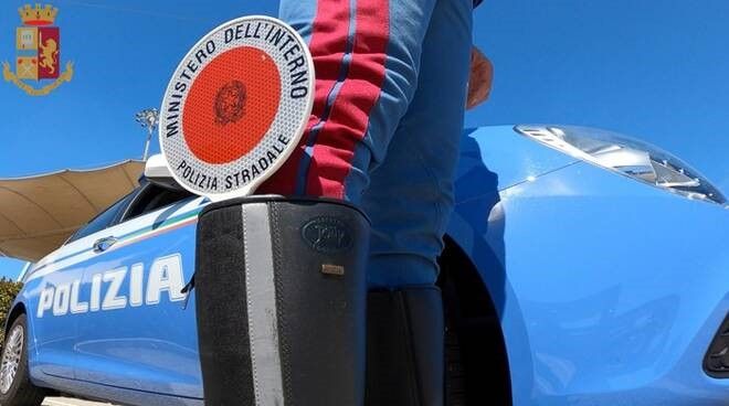 Abruzzo, peculato e falso: indagati 19 poliziotti
