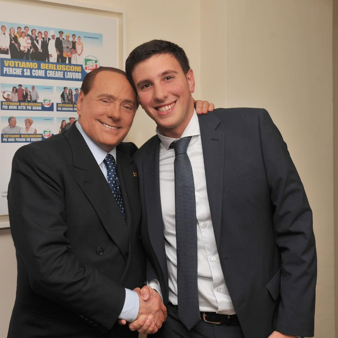 Ascoli Piceno – Il Comune omaggia Berlusconi, gli verrà intitolata una via