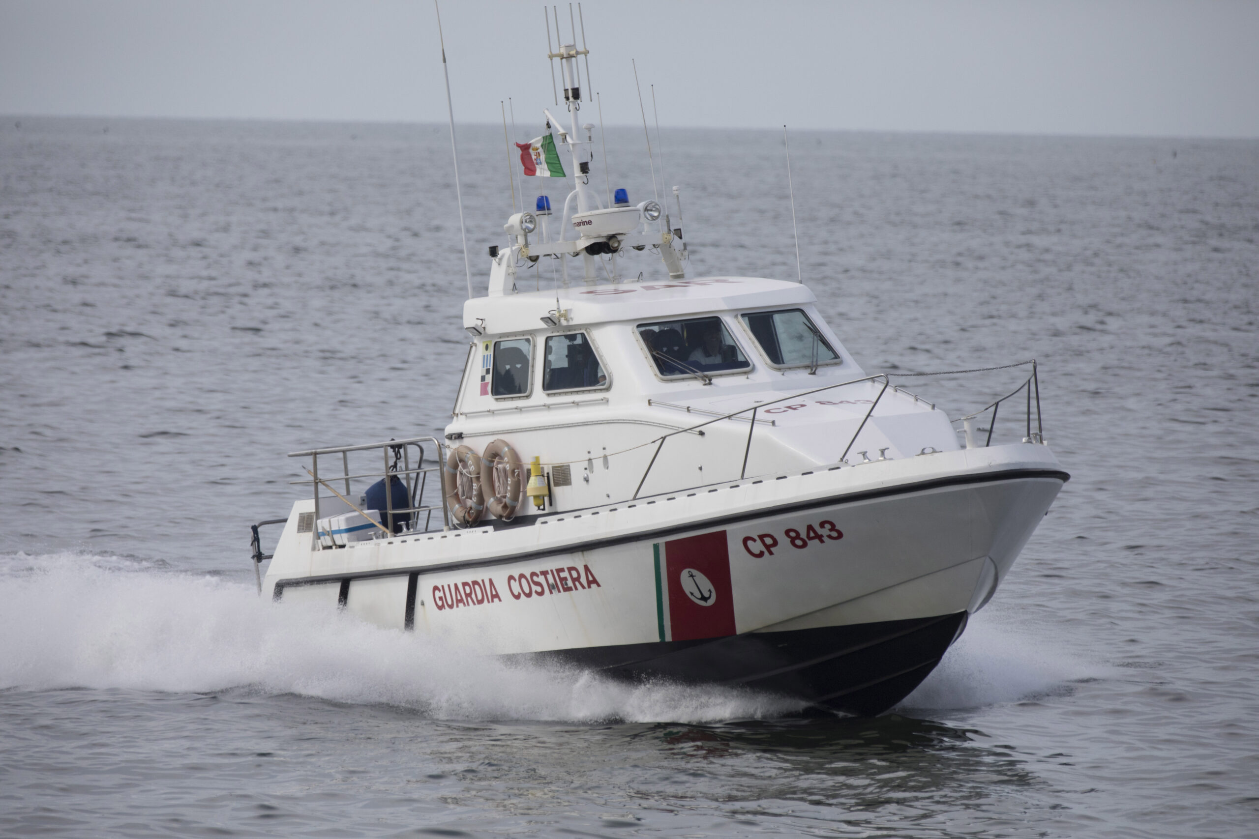 Prevenzione e più controlli della Guardia Costiera, scattata l’operazione “Mare Sicuro”