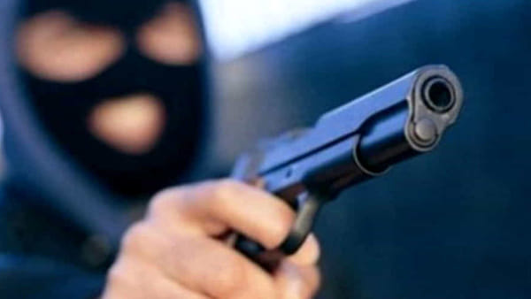 Rapina con pistole nella villa dei Di Stefano: in azione almeno 3 malviventi
