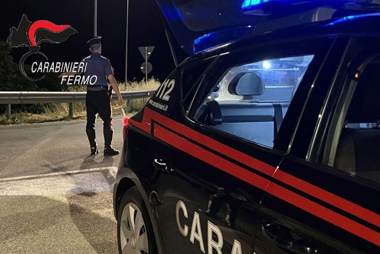 Fermo – Carabinieri trovano furgone e scooter rubati