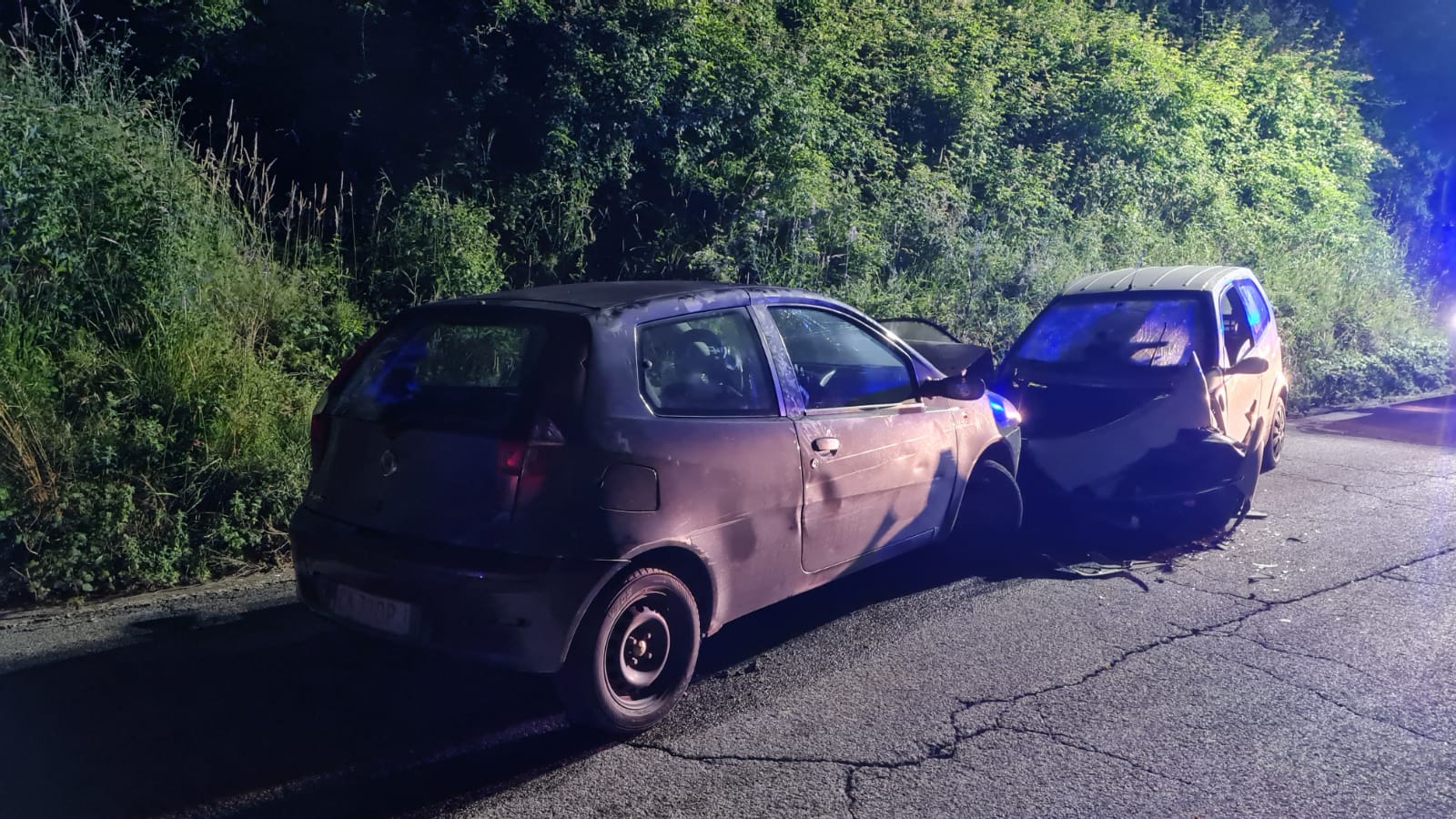 Schianto tra auto e minicar: 5 feriti, minore elitrasportato ad Ancona