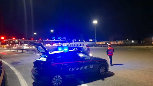 Rubano Audi a Grottammare, i carabinieri inseguono i ladri e recuperano l’auto
