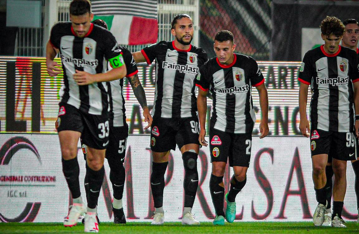 Ascoli-Ternana 2-0: l’ex Dionisi sbaglia, Mendes (doppietta) ringrazia