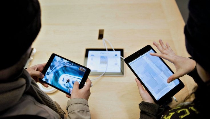 Furto “tecnologico”al centro commerciale, spunta anche un tablet: denunciato