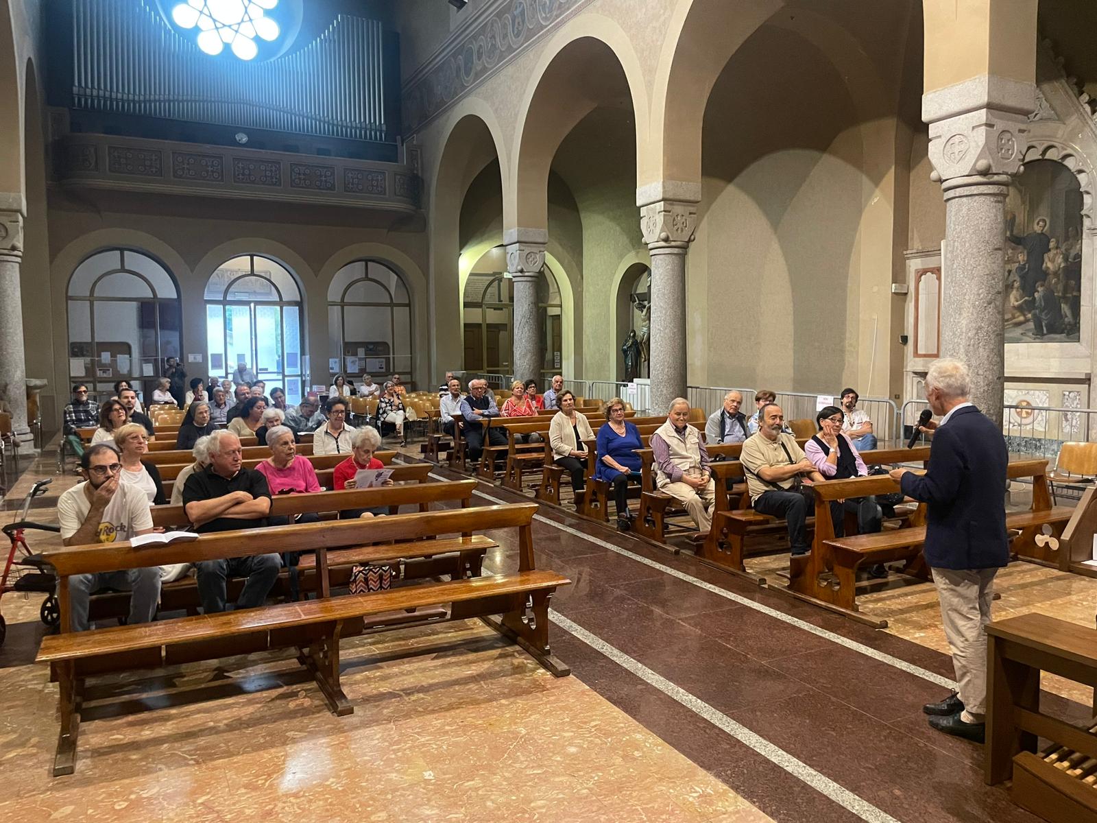 Ancona – Tanta solidarietà per il sogno di un sacerdote