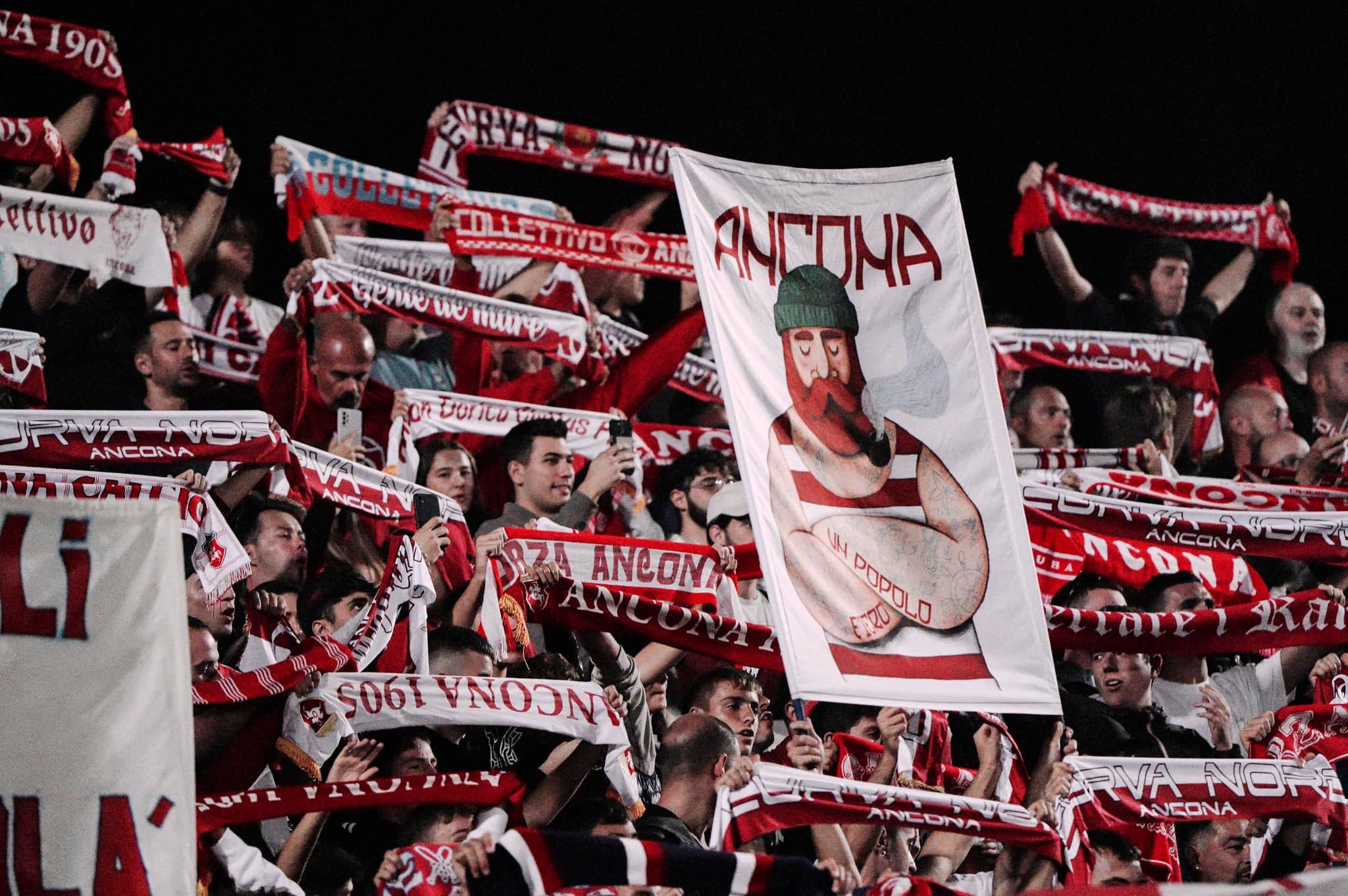Ancona: tentato assalto ai tifosi perugini, nove daspo per ultras dorici