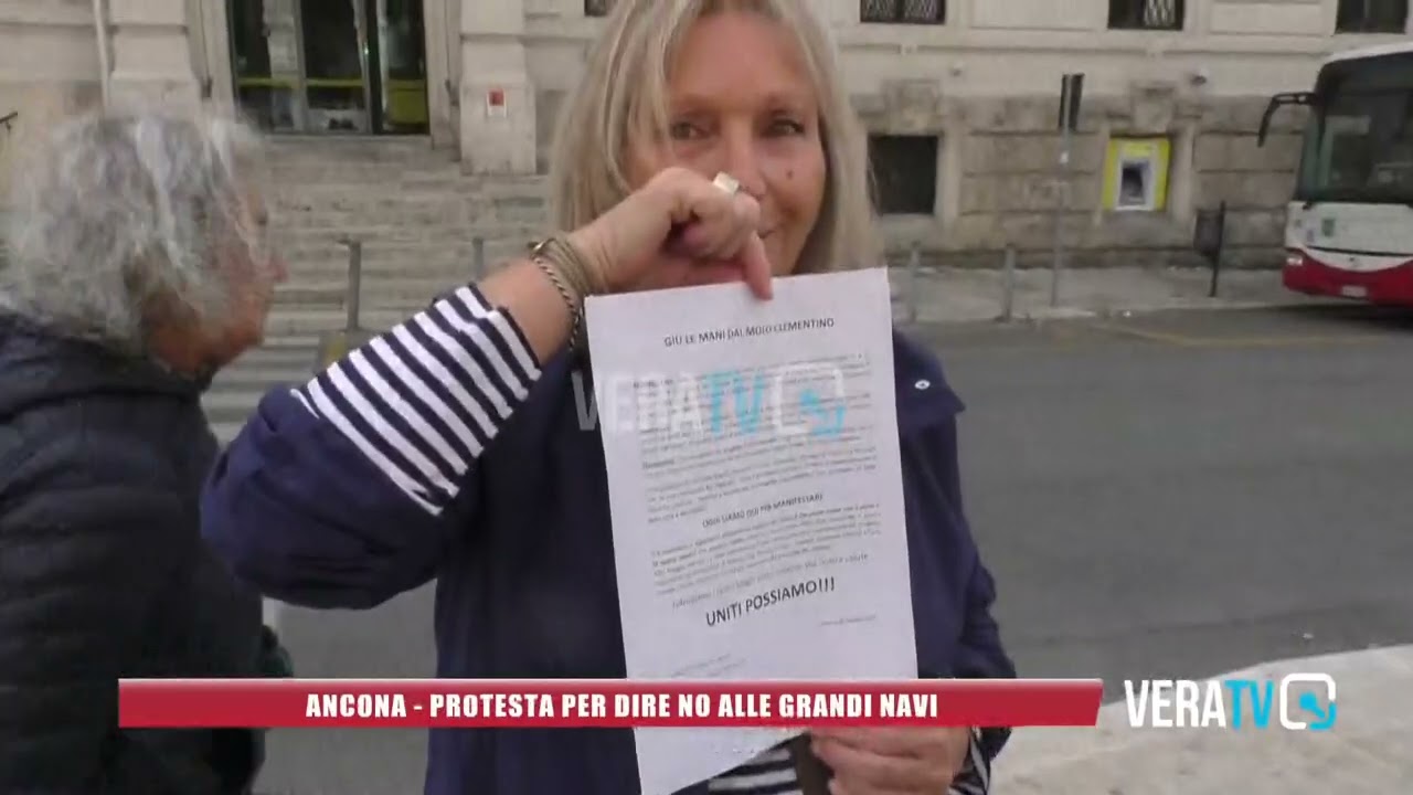 Ancona – Protesta per dire no alle grandi navi