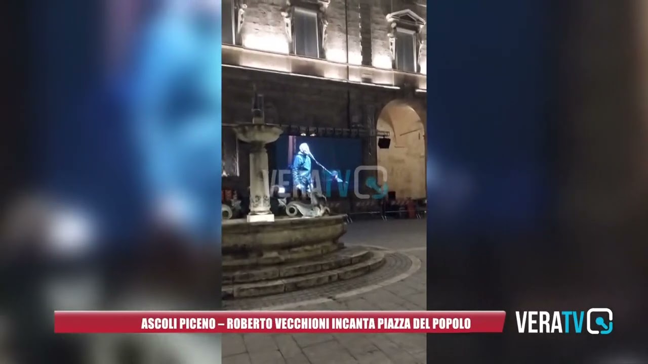 Ascoli Piceno – Roberto Vecchioni incanta piazza del Popolo