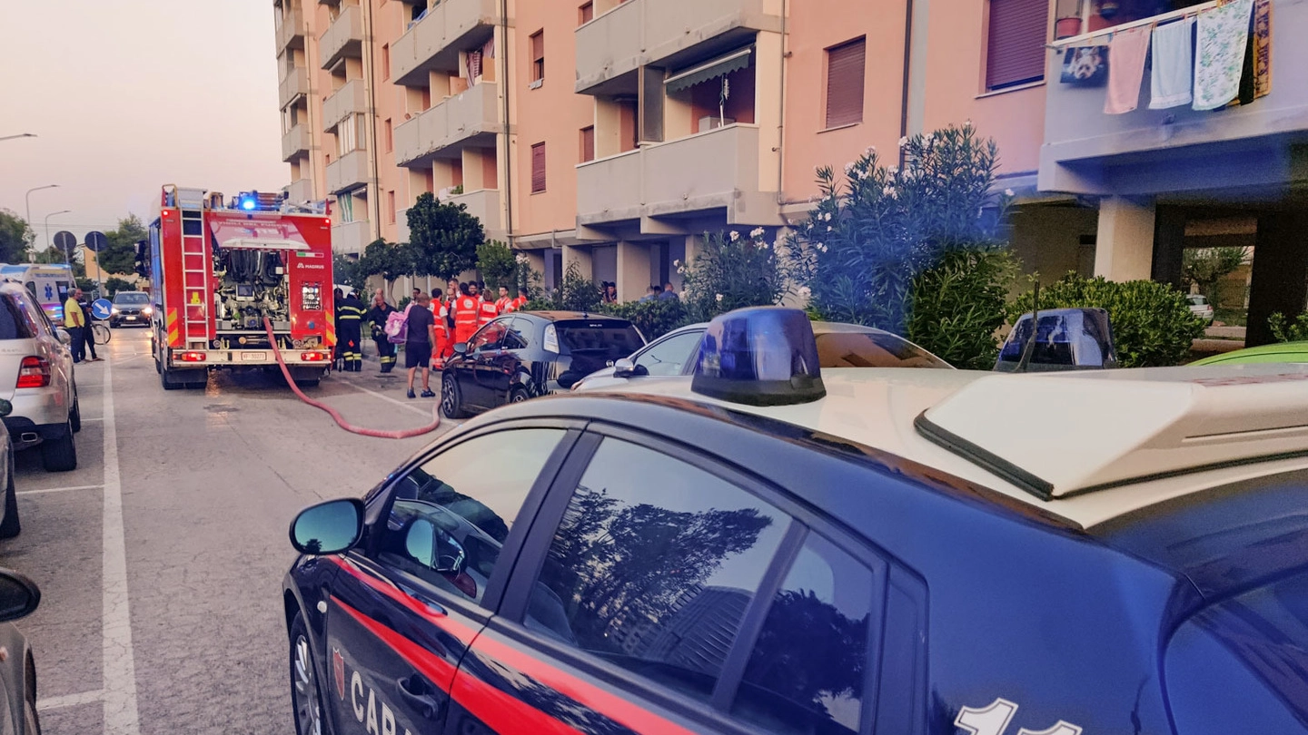 Lido Tre Archi – Appicano fuoco a un appartamento: denunciati in quattro