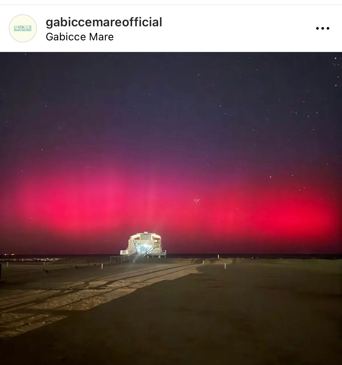 Incredibile aurora boreale, visibile anche tra Marche e Abruzzo