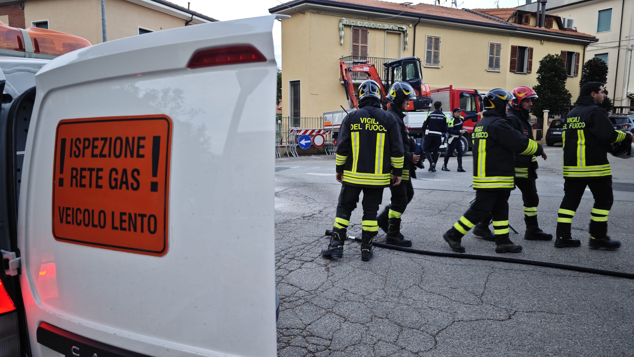 Pesaro – Fuga di gas a Pantano, intervengono i vigili del fuoco per individuare la perdita