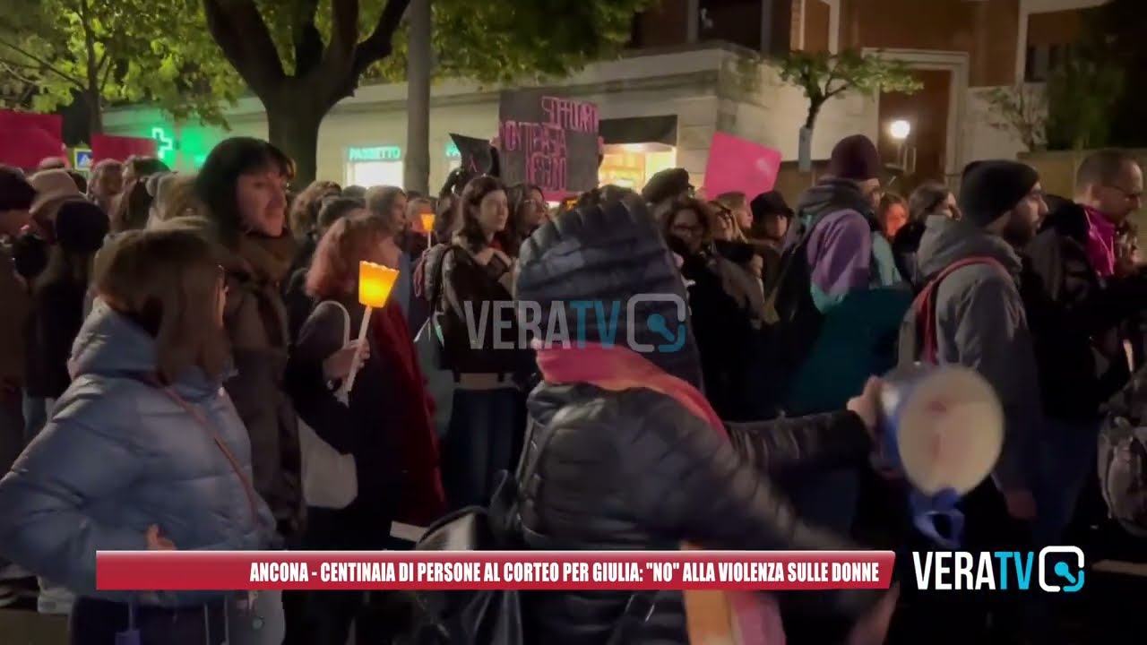 Ancona – Centinaia di persone al corteo per Giulia: “No” alla violenza sulle donne