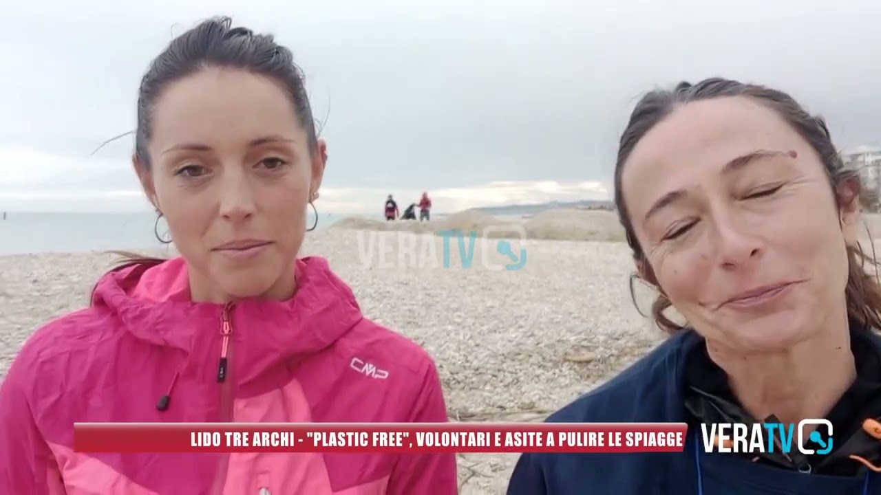 Lido Tre Archi – I volontari di “Plastic Free” raccolgono rifiuti in spiaggia